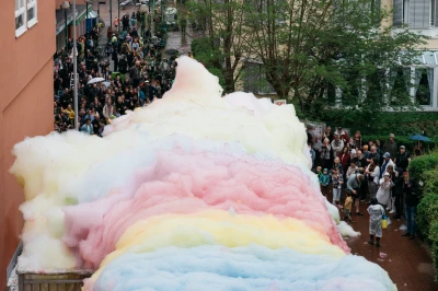 Britta 
Peters -  (Salon)