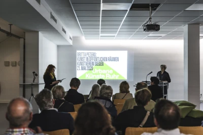 Britta 
Peters -  (Salon)