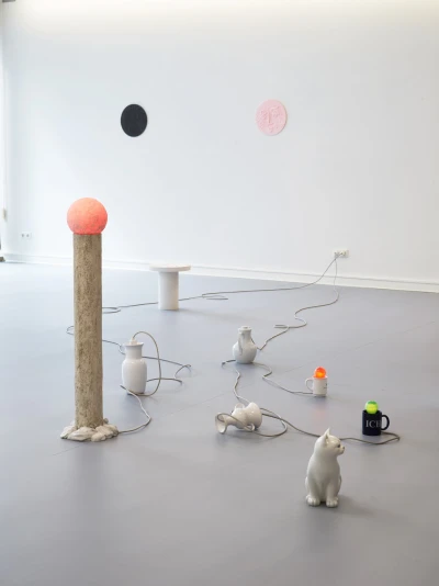 Simon Mielke
Phung-Tien Phan 
Franca Scholz
Lukas Thaler - Daily
Business (Ausstellung)