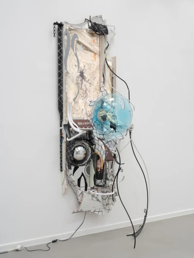 Der Paravent
ist ein 
Objekt 
des Dazwischen - David Douard
Georgina Hill
Kasia Fudakowski (Ausstellung)