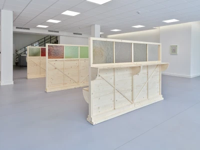 Der Paravent
ist ein 
Objekt 
des Dazwischen - David Douard
Georgina Hill
Kasia Fudakowski (Ausstellung)