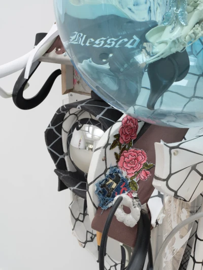 Der Paravent
ist ein 
Objekt 
des Dazwischen - David Douard
Georgina Hill
Kasia Fudakowski (Ausstellung)