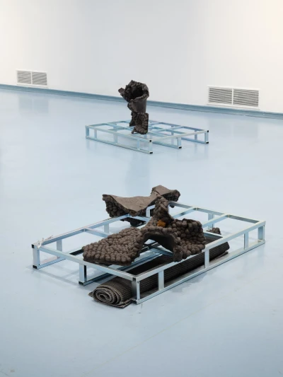 Peles 
Duo - h₁ésh₂r̥ (Ausstellung)