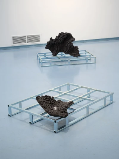 Peles 
Duo - h₁ésh₂r̥ (Ausstellung)