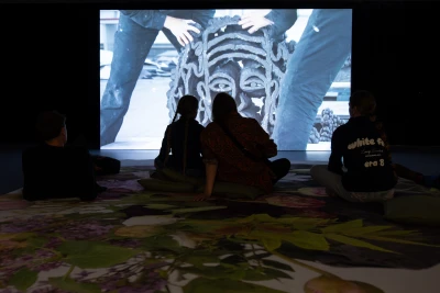 Peles 
Duo - h₁ésh₂r̥ (Ausstellung)