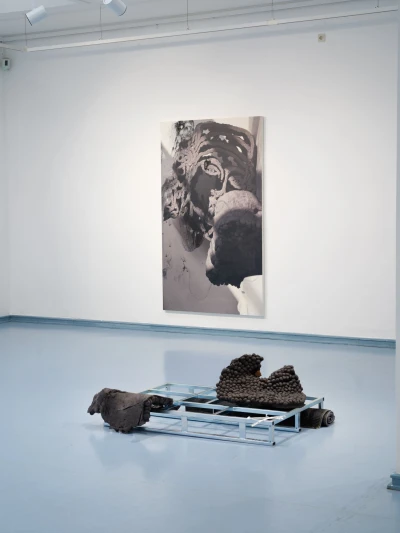 Peles 
Duo - h₁ésh₂r̥ (Ausstellung)