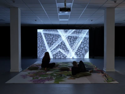 Peles 
Duo - h₁ésh₂r̥ (Ausstellung)