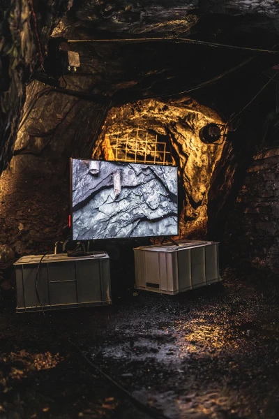 Phillip Zach - Double 
Mouthed (Screening)