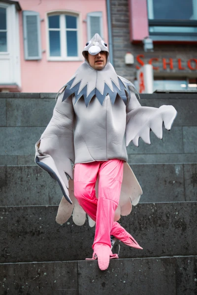 Thomas 
Geiger - Taube (Performance)