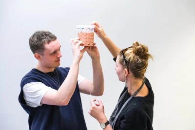 Malte van
der Meyden - Formen und Kerzen gießen (Workshop)