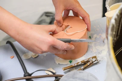 Malte van
der Meyden - Formen und Kerzen gießen (Workshop)