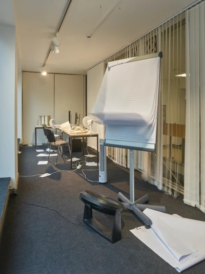 Zwischen 
Tür und 
Angel - Eine Kooperation mit dem Fach 
Kunst der Universität Siegen (Ausstellung)